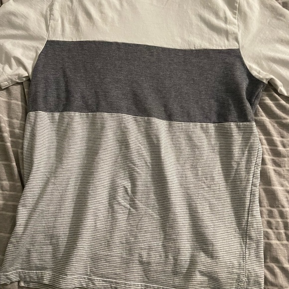 Zara t-shirt with pocket - Picture 3 of 7